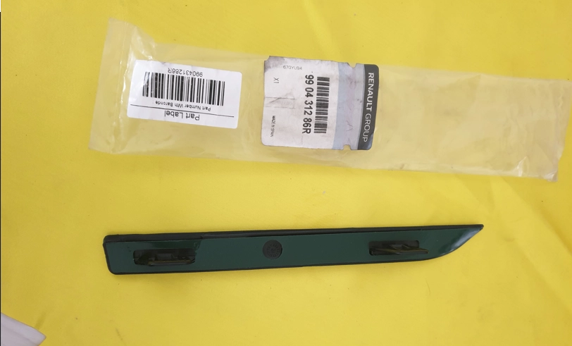 resimler/genel/Megane 4-IV Ön Sol Çamurluk Çıtası (Siyah) (2016-2023) 990431286R - Renault Mais